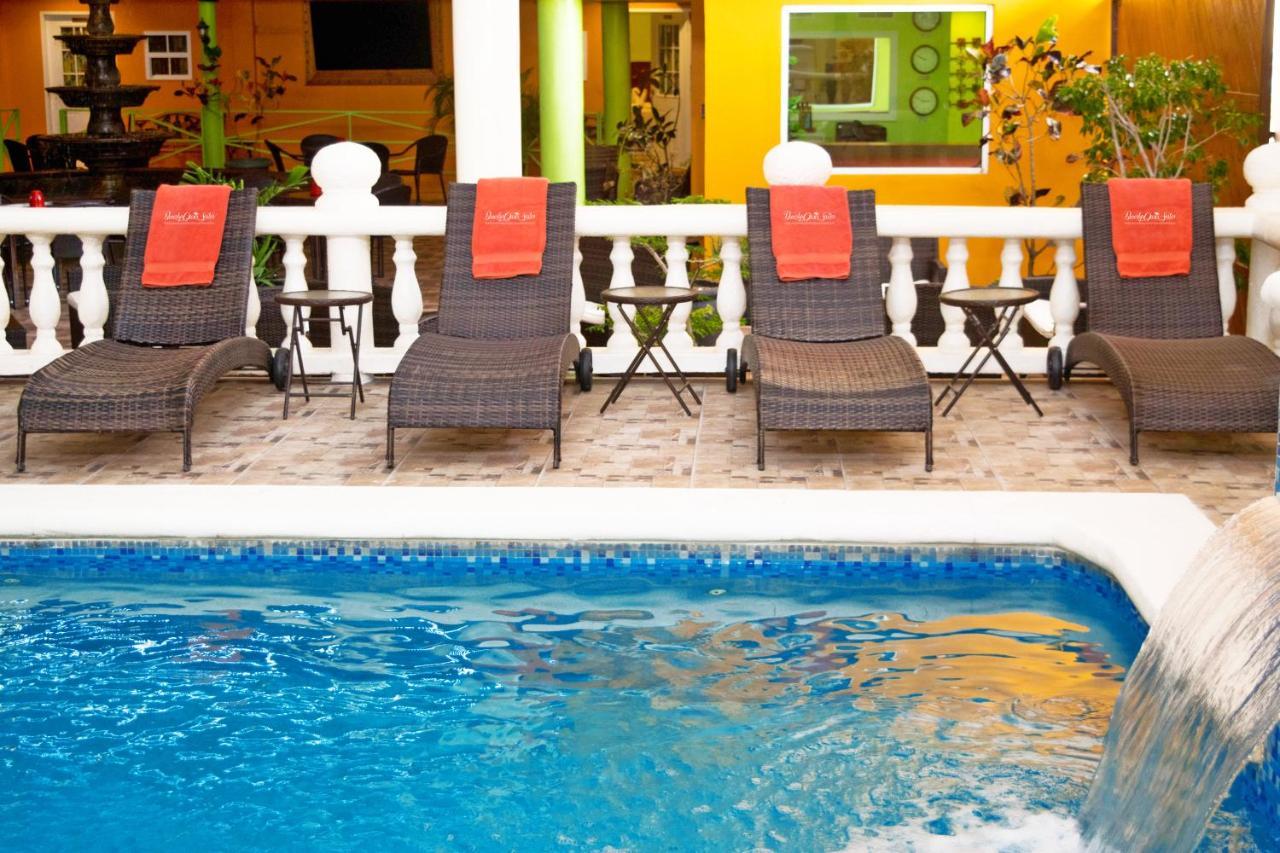 Beverly'S Oasis Suites Scarborough Eksteriør bilde